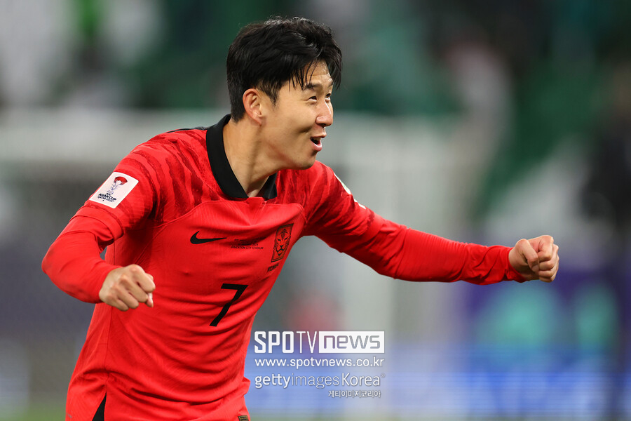 ▲ 손흥민은 31일(한국시간) 카타르 알 라이안 에듀케이션시티 스타디움에서 열린 2023 아시아축구연맹(AFC) 카타르 아시안컵 16강전 사우디아라비아와 경기에서 120분 풀타임을 소화했다.