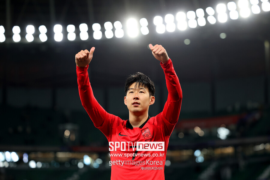 ▲ 손흥민은 31일(한국시간) 카타르 알 라이안 에듀케이션시티 스타디움에서 열린 2023 아시아축구연맹(AFC) 카타르 아시안컵 16강전 사우디아라비아와 경기에서 120분 풀타임을 소화했다.