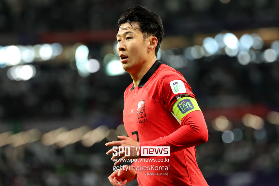 ▲ 손흥민은 31일(한국시간) 카타르 알 라이안 에듀케이션시티 스타디움에서 열린 2023 아시아축구연맹(AFC) 카타르 아시안컵 16강전 사우디아라비아와 경기에서 120분 풀타임을 소화했다.