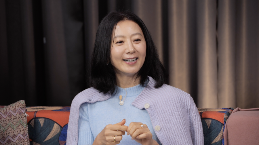 김희애, 3년 만에 '방구석 1열' 출연 "韓영화계에 독보적 여자 캐릭터"