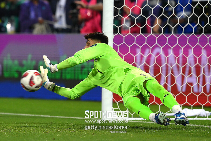 ▲ 이란은 1일 (한국시간) 카타르 도하 칼리파 스타디움에서 열린 2023 아시아축구연맹(AFC) 카타르 아시안컵 16강전에서 시리아와 연장 120분까지 1-1로 승패를 가리지 못한 뒤 승부차기에서 5-3으로 이겼다.