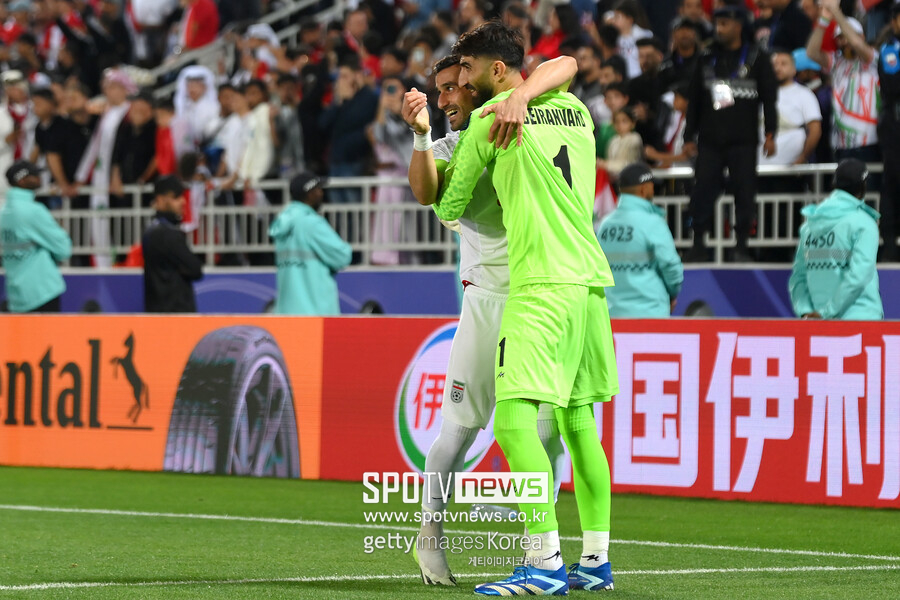 ▲ 이란은 1일 (한국시간) 카타르 도하 칼리파 스타디움에서 열린 2023 아시아축구연맹(AFC) 카타르 아시안컵 16강전에서 시리아와 연장 120분까지 1-1로 승패를 가리지 못한 뒤 승부차기에서 5-3으로 이겼다.