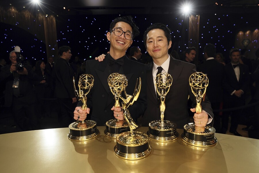 ▲ 이성진 감독(왼쪽), 스티븐 연. 제공 ㅣEmmy photos APInvision for the Television Academy