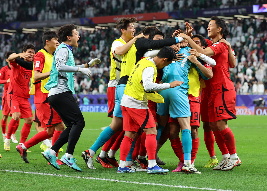 [아시안컵]실점 후 끌려가고 따라갔던 오답노트 있는 손흥민-김민재, 앞서기만 했던 호주는 없다