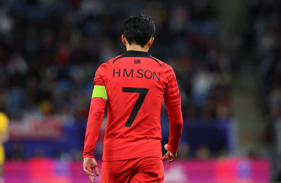 ▲ 축구대표팀 주장 손흥민이 호주전에서 페널티킥 유도와 프리킥 골을 만들며 한국을 아시안컵 4강으로 인도했다. ⓒ연합뉴스