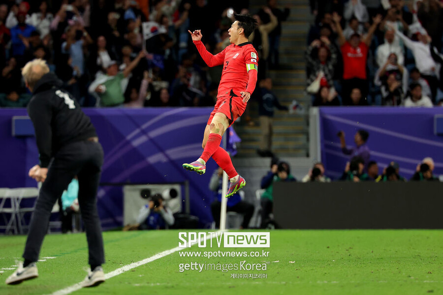 ▲ 축구대표팀 주장 손흥민이 호주전에서 페널티킥 유도와 프리킥 골을 만들며 한국을 아시안컵 4강으로 인도했다.
