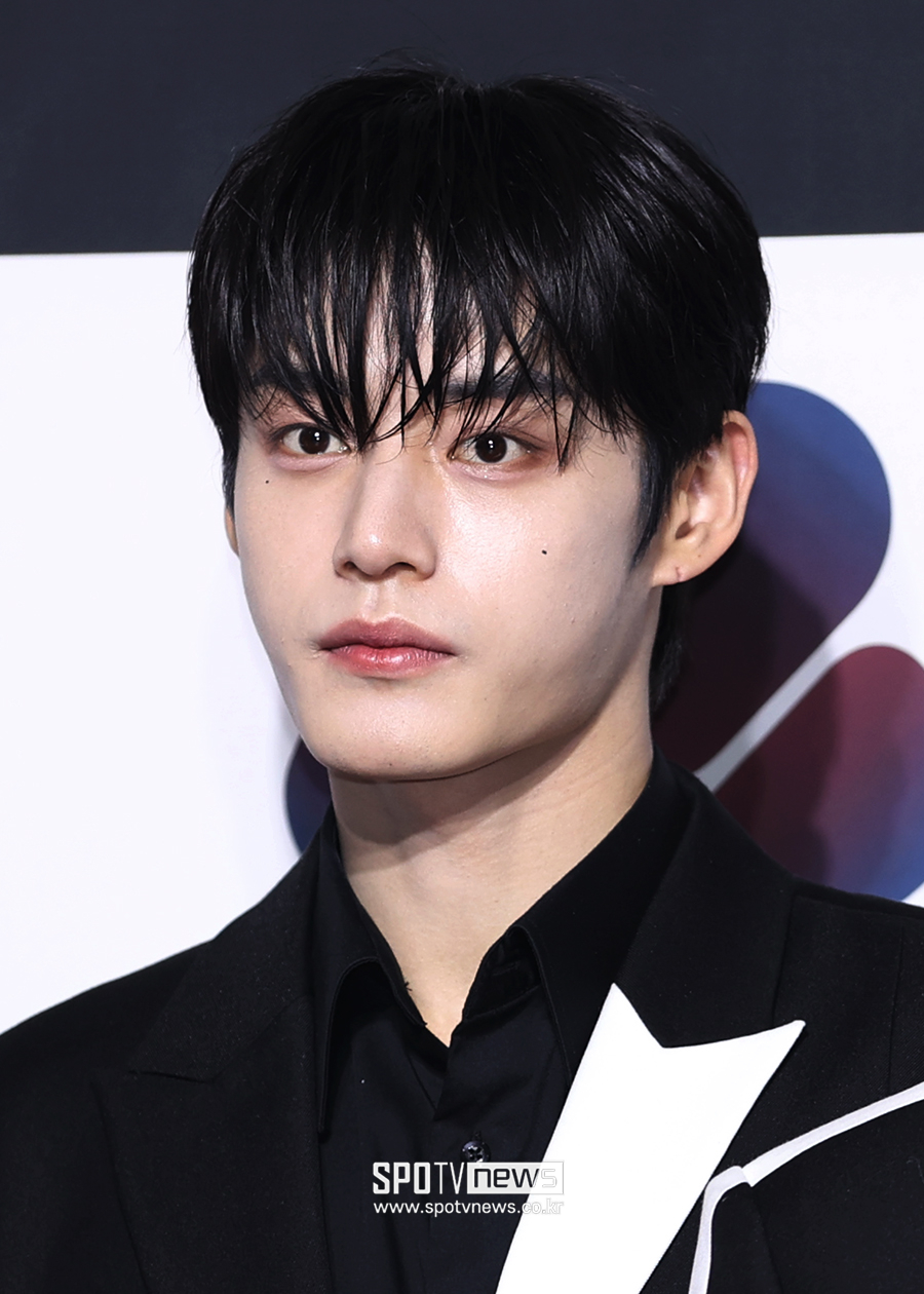 제로베이스원 김지웅, '욕설 의혹' 잡음 계속…"사실 아냐" VS "증거 有"