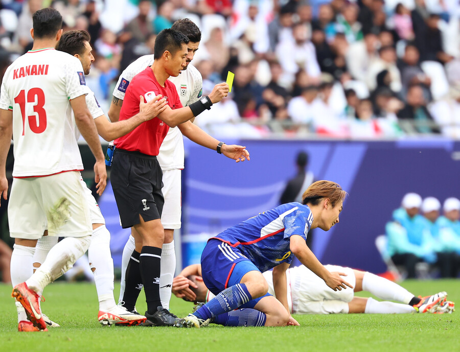 ▲ 이란은 일본에 2-1 역전승을 거뒀다. 일본 내에서는 페널티킥 허용 직전 알리레자 자한바크시가 스로인 파울을 범했다는 주장이 나왔다. ⓒ연합뉴스