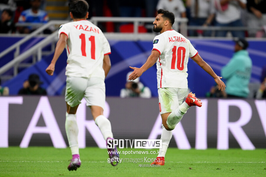 ▲ 위르겐 클린스만 감독이 이끄는 한국 축구대표팀은 7일 오전 0시(한국시간) 카타르 알 라이얀의 아흐메드 빈 알리 스타디움에서 열린 아시아축구연맹(AFC) 2023 아시안컵 4강에서 요르단에 0-2로 무릎을 꿇었다. 후반 8분 요르단 야잔 알 나이마트에게 내준 선제골을 극복하지 못했다.
