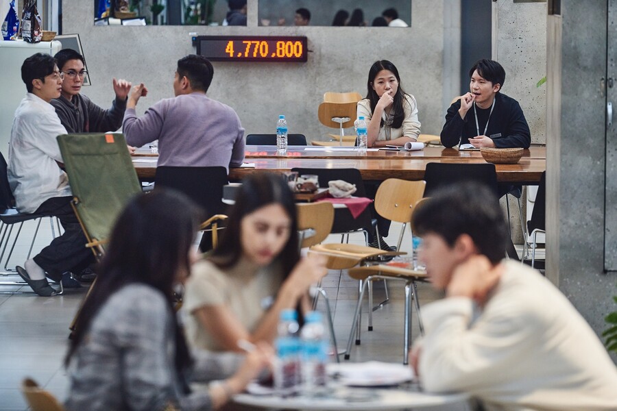 '더 커뮤니티', 첫 탈락자 나온다…설 연휴 4회차 동시 공개 