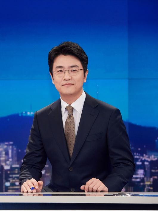 최동석, '파경' 박지윤 경호원에 폭행 피해 주장…"정강이 차여, 명분 없는 칼춤"