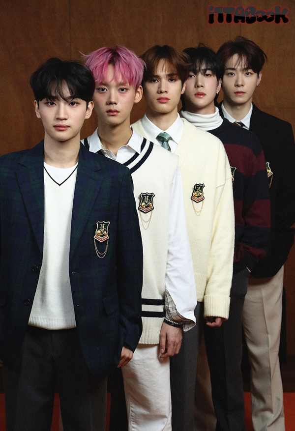 ▲ K팝 매거진 잇다북 제 12호 커버를 장식한 임팩트. 제공|잇다북