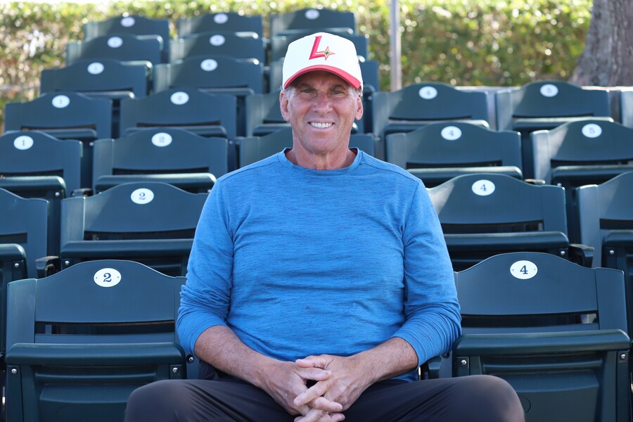 MLB 전직 단장이 SSG를 돕는다… 외국인 선발+지도자 연수, 거물급 인사 특급 조언 받는다