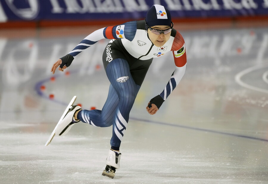 김민선, 빙속 세계선수권 500m 감동의 은메달 "목표에 가까워 지고 있어"