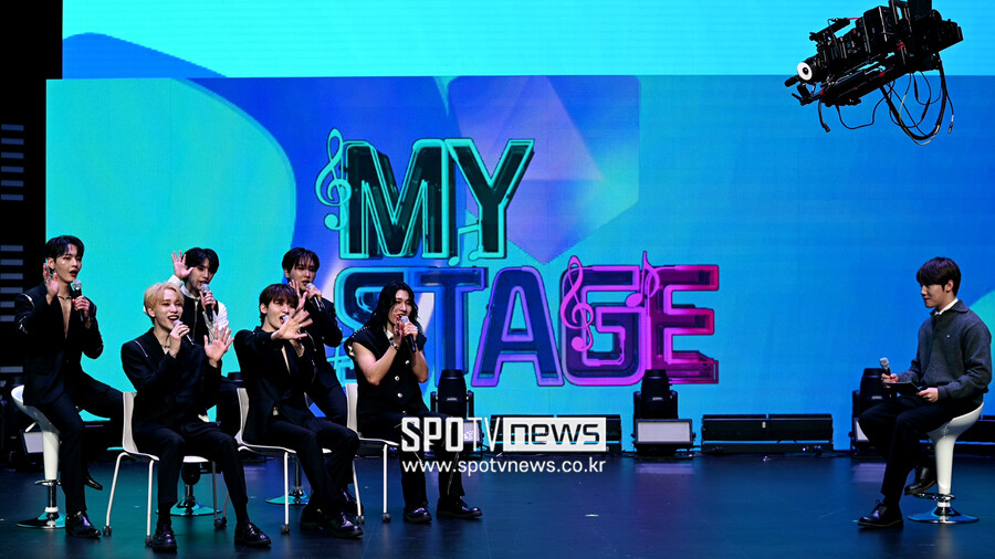 [포토]온리원오브 '아프리카TV 마이스테이지 나왔어요~'