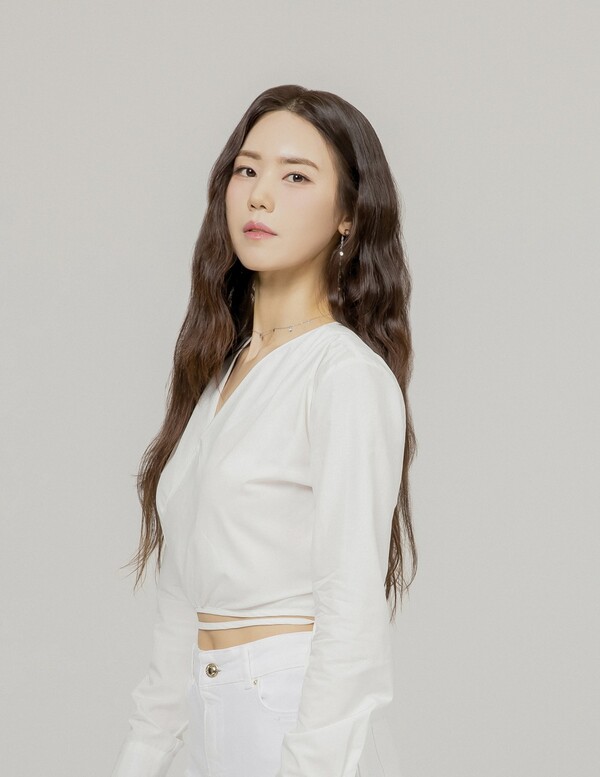 ▲ 오는 25일 새 싱글 '안부'를 발표하는 김연지. 옛 연인을 잊지 못하는 마음을 담은 '안부'는 김연지의 올해 첫 신곡이다. 제공|메이저나인