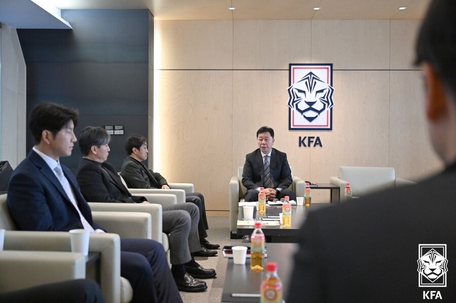 급할 게 없는데 '한 달 안에' '정식 감독 선임해야'…KFA 2차 전력강화회의 개최