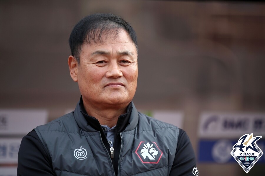 ▲ 최윤겸 충북청주FC 감독. ⓒ한국프로축구연맹