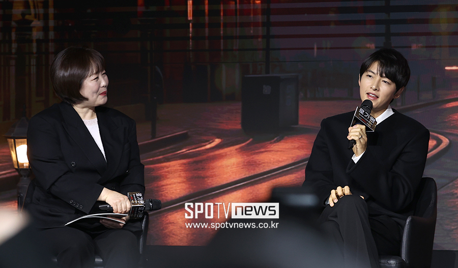 ▲ 이금희 아나운서 송중기 ⓒ곽혜미 기자