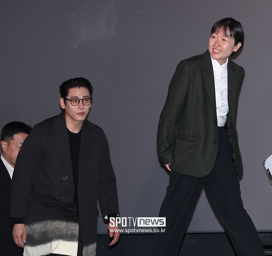 [포토S] 입장하는 유태오-셀린 송 감독
