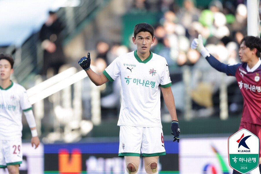 ▲ 대전 하나시티즌의 이적생 이순민과 홍정운. ⓒ한국프로축구연맹