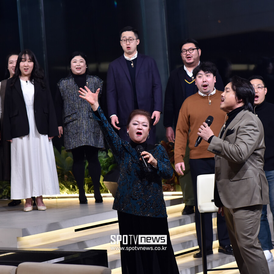 [포토]함께 무대 꾸미는 소프라노 김영미-테너 최원휘