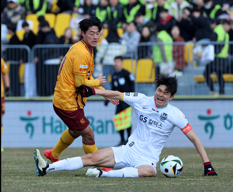 ▲ 광주FC-FC서울 경기에는 황선홍 축구대표팀 임시 감독이 관전했다. ⓒ연합뉴스