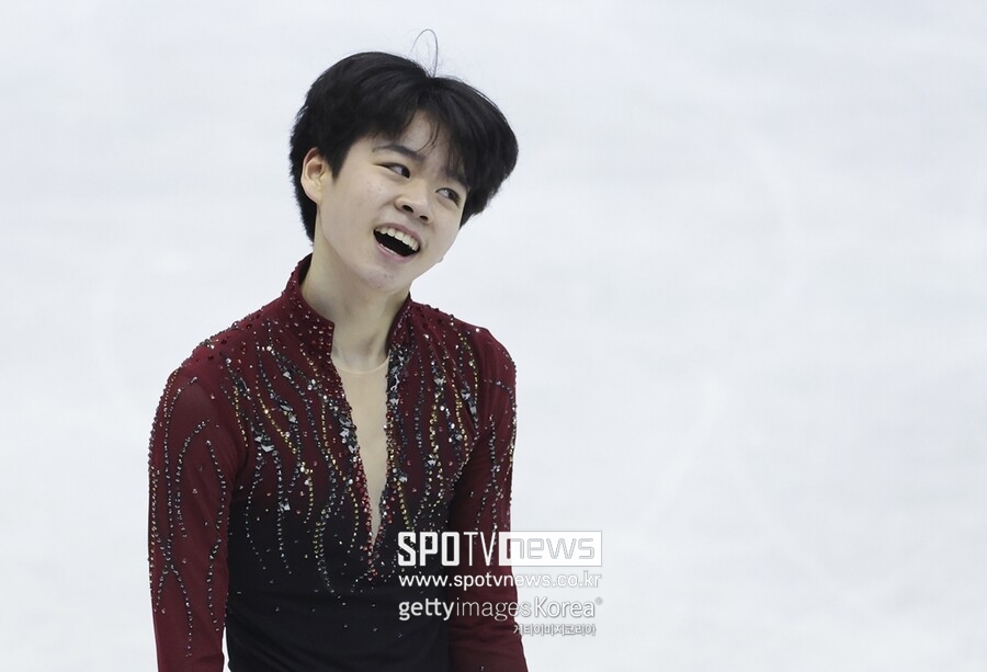 '김연아 이후 18년 만' 서민규, 주니어 세계선수권 금메달…한국 남자로는 최초