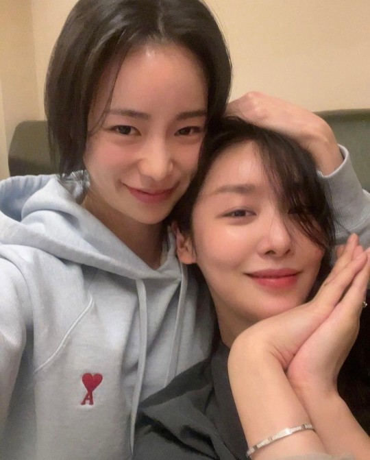 취했으면 끄덕여…임지연·차주영, '더글로리'가 만든 '볼빨간' 절친