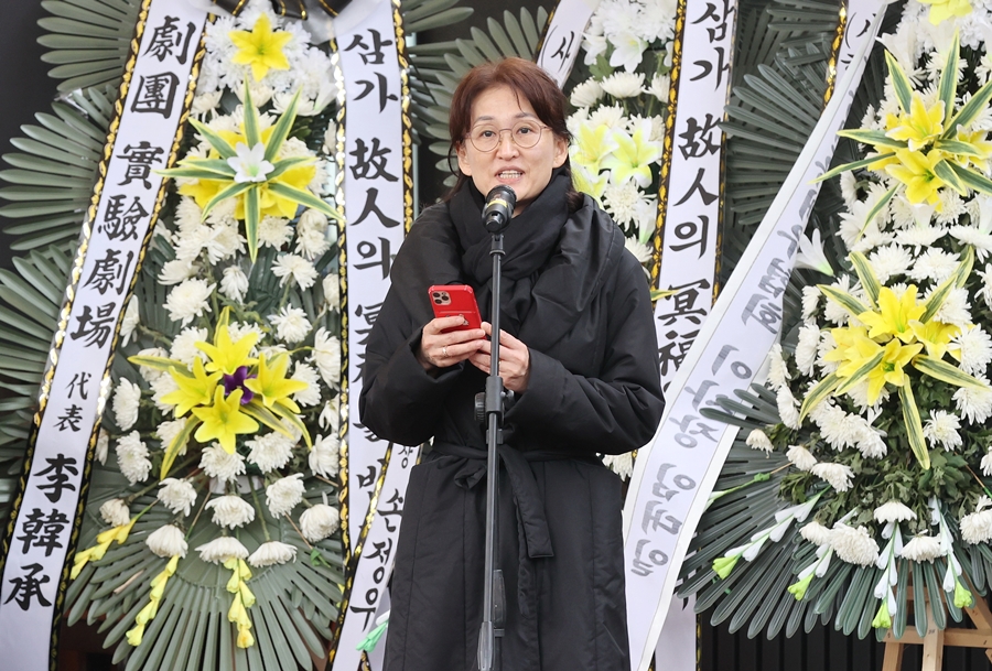 ▲ 배우 오현경 영결식의 오지혜. ⓒ연합뉴스