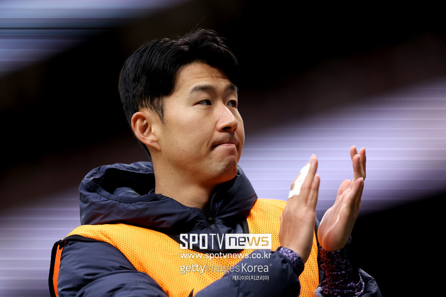 ▲ 손흥민은 “프로다운 모습이라는 건 재능(talent) 이상이 것이라는 걸 알고 있다. 내 우상인 호날두는 자신이 가진 재능보다 더 많은 것들을 하고 노력한다. 난 선수 생활을 하면서 재능은 충분하지만 멘탈리티가 부족한 선수들을 많이 봤다. 하지만 결국 그렇지 않았다”라고 말했다