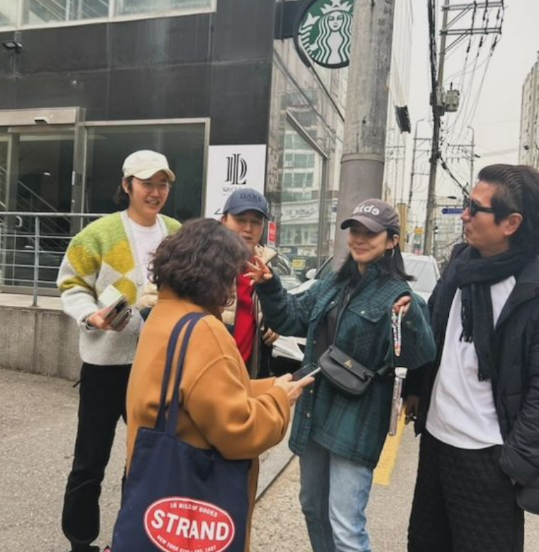 ▲ '너의 목소리가 들려' 이보영, 윤상현, 김광규, 조수원 PD, 박혜련 작가. 출처| 이보영 인스타그램