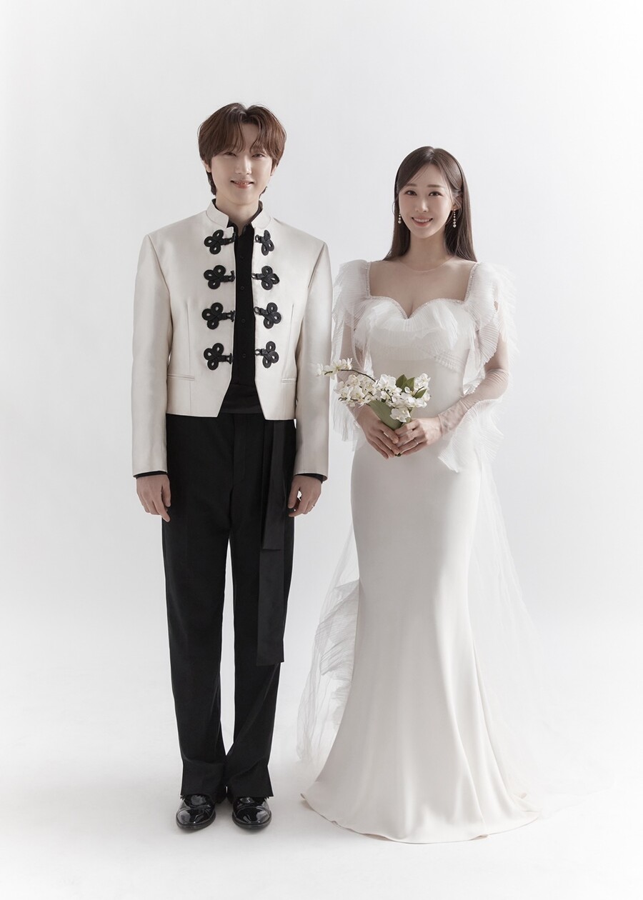 포레스텔라 강형호♥정민경, 대학 CC→부부…'초달달' 웨딩 화보 공개