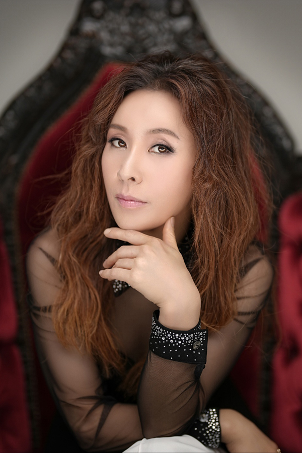 ▲ 월드아트팩토리와 전속계약을 맺고 오승하와 한식구가 된 최연화. 제공|월드아트팩토리