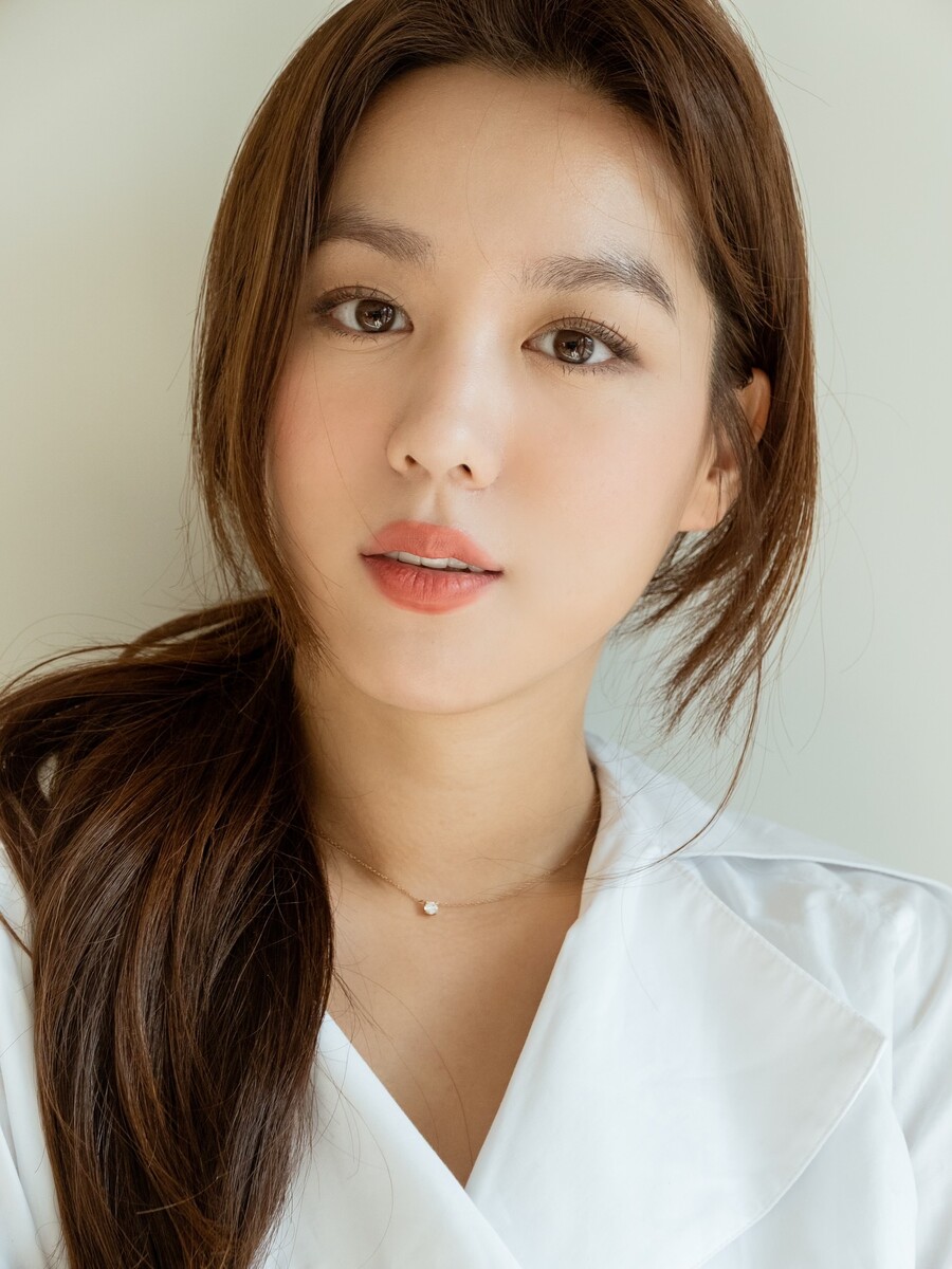 '원빈 조카' 김희정, 엘줄라이엔터 전속계약…진선규·황찬성 한솥밥