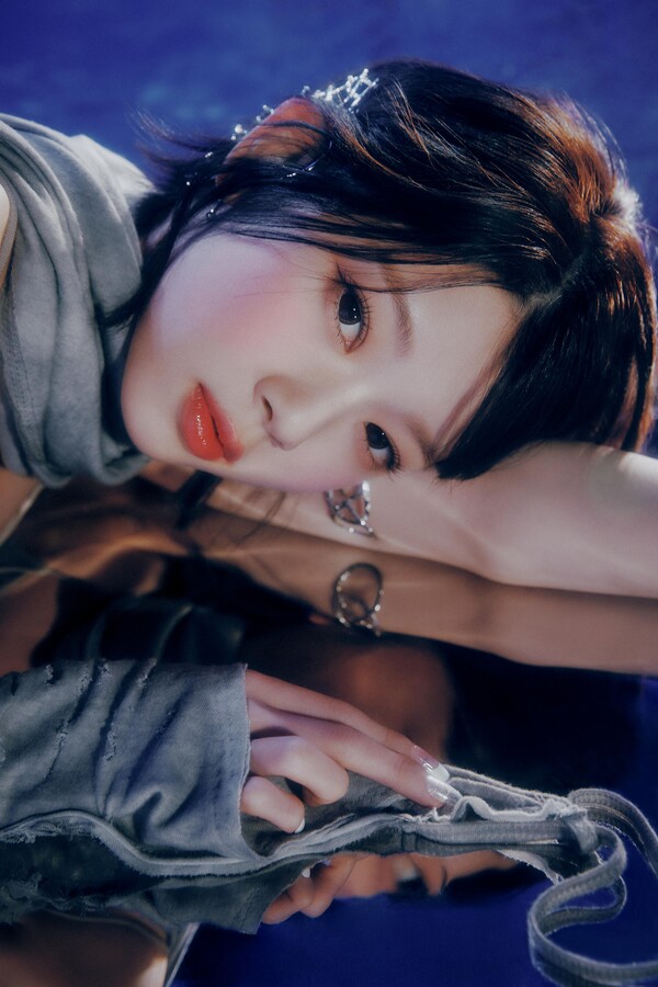 ▲ 유니스 첫 미니앨범 '위 유니스'의 스타트 버전 코토코 콘셉트 사진. 제공|F&F엔터테인먼트