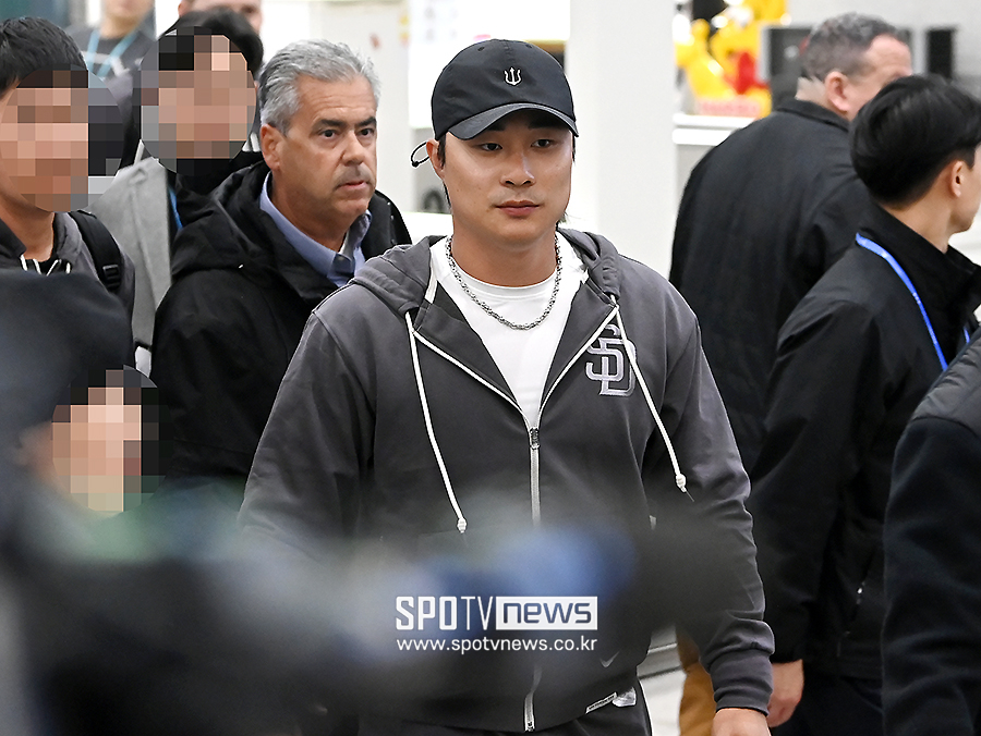 "이제 실감 나" 설레는 김하성, 팬들은 새벽부터 공항에…'역사상 처음' MLB 한국 개막전 열기 불 붙었다