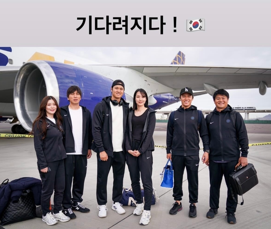 ▲ 오타니는 통역 미즈하라 잇페이, 개막 2차전 선발투수 야마모토 요시노부와 함께 찍은 사진을 자신의 SNS를 통해 공개했다. ⓒ 오타니 쇼헤이 SNS