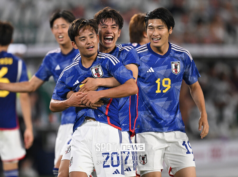 일본은 3월 A매치 기간 동안 북한과 2연전을 펼친다. 2026 국제축구연맹(FIFA) 북중미 월드컵 아시아지역 2차예선 B조에 묶인 두 팀은 21일 도쿄 국립경기장에서 3차전을 치른 뒤 26일 평양으로 옮겨 4차전을 진행한다.