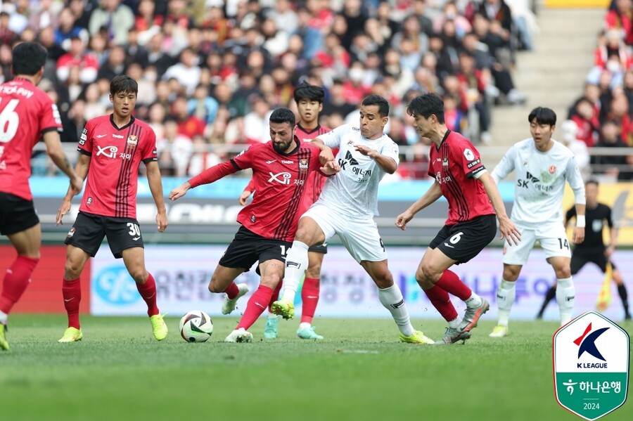 ▲ 16일 서울 상암 월드컵경기장에서 열린 하나은행 K리그1 2024에서 FC서울이 제주 유나이티드를 2-0으로 꺾고 시즌 첫 승을 올렸다. ⓒ한국프로축구연맹