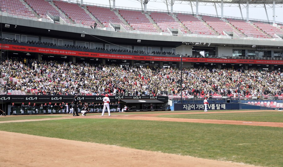 ▲ 주말 KIA와 kt의 시범경기 2연전이 열린 광주-기아 챔피언스필드 ⓒKIA타이거즈
