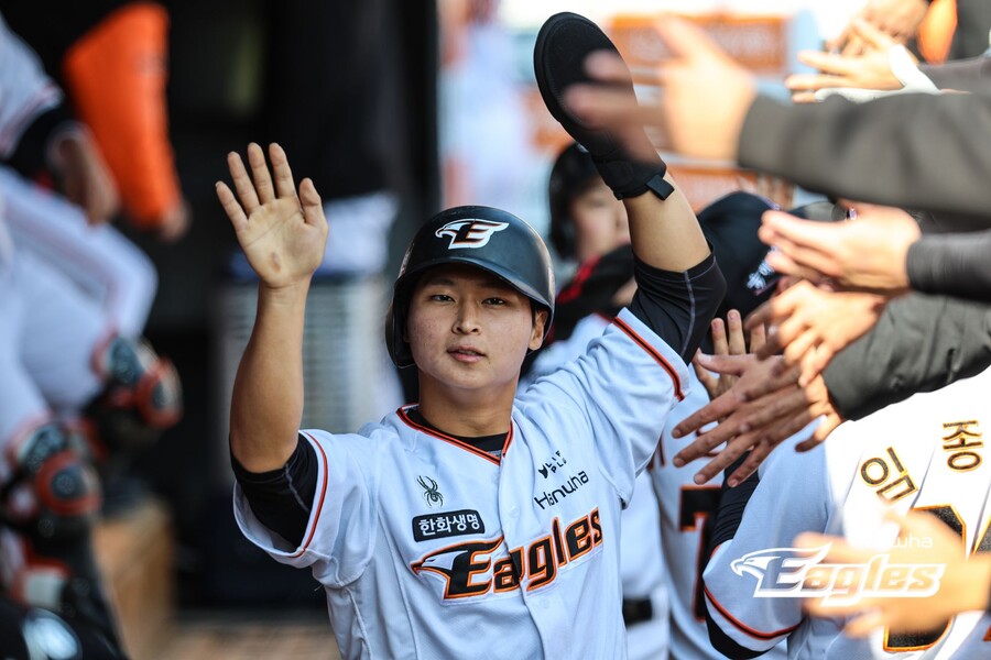 ▲ 7회 3득점 추격을 이끈 한화 이글스 최인호 ⓒ 한화 이글스