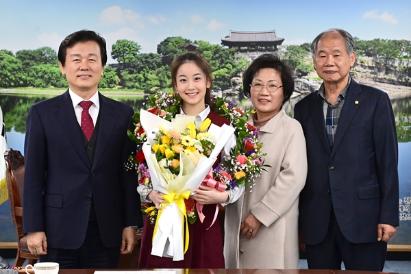 ▲ 오유진이 진주시 홍보대사에 재위촉됐다. 제공|비스타컴퍼니, 토탈셋