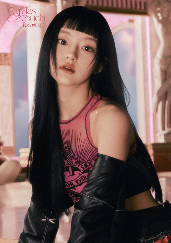 ▲ 키스오브라이프 새 싱글 '미다스 터치'의 하늘 콘셉트 사진. 제공|S2엔터테인먼트
