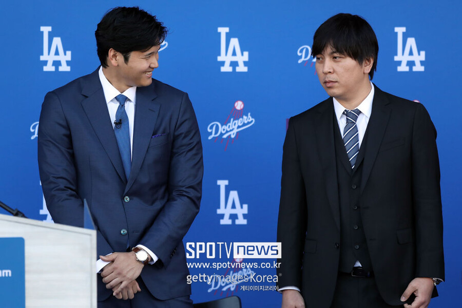 ▲ ESPN은 ‘지난 9월과 10월 오타니의 이름으로 두 차례 각각 50만 달러가 송금된 은행 정보가 확인됐다’며서 ‘연방 정부 수사관들이 남부 캘리포니아의 매튜 보위어가 운영하는 도박 사업체를 조사하다가 오타니가 송금한 내역을 확인했다'고 전했다.