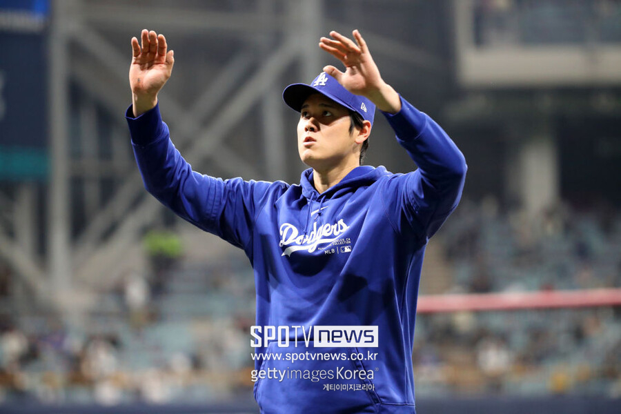 ▲ LA 다저스의 슈퍼스타 오타니 쇼헤이가 20일 고척스카이돔에서 다저스 데뷔전을 치렀다. 오타니는 개막전에 이어 21일 샌디에이고전도 정상 출전한다.
