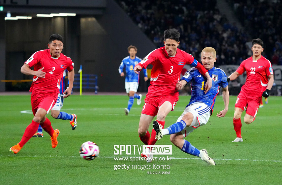 ▲ 21일 도쿄 신국립경기장에서 열린 2026 북중미 월드컵 아시아 지역 2차 예선 B조 3차전에서 홈팀 일본이 전반 2분 다나카 아오의 결승골에 힘입어 북한을 1-0으로 꺾었다. 이제 두 팀은 평양으로 장소를 옮겨 26일 4차전을 펼친다.