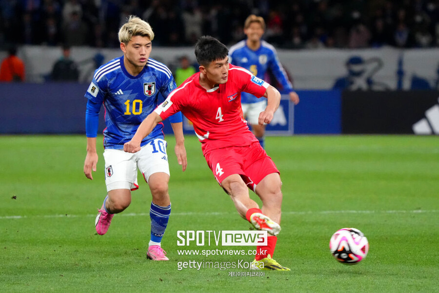 ▲ 21일 도쿄 신국립경기장에서 열린 2026 북중미 월드컵 아시아 지역 2차 예선 B조 3차전에서 홈팀 일본이 전반 2분 다나카 아오의 결승골에 힘입어 북한을 1-0으로 꺾었다. 이제 두 팀은 평양으로 장소를 옮겨 26일 4차전을 펼친다.