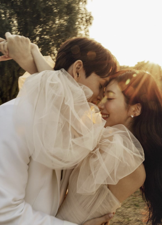 '김옥빈 동생' 채서진 "결혼, 예쁘게 살겠다"…♥'훈남 남편' 첫 공개