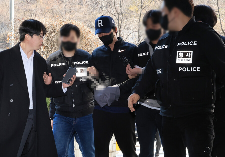 ▲ 마약류관리법 위반 등 혐의를 받는 국가대표 출신 전 프로야구 선수 오재원이 21일 오후 서초구 서울중앙지방법원에서 열린 구속 전 피의자 심문(영장실질심사)에 출석하고 있다. ⓒ연합뉴스